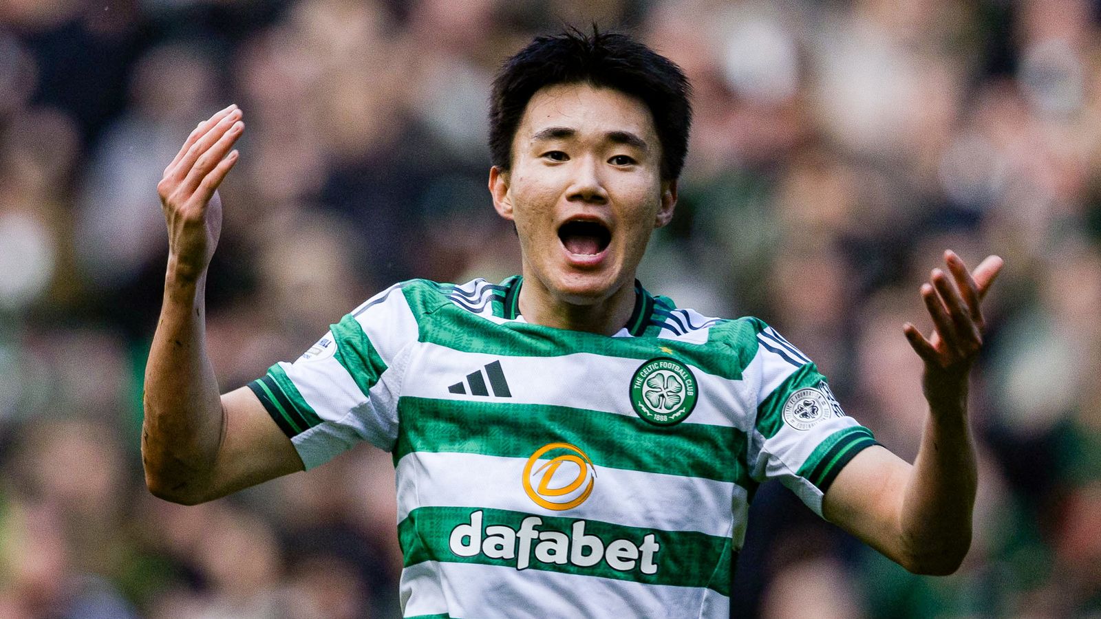 Celtic 3-1 Motherwell: Hyun-Jun Yang double sends Hoops to within two points of Hearts