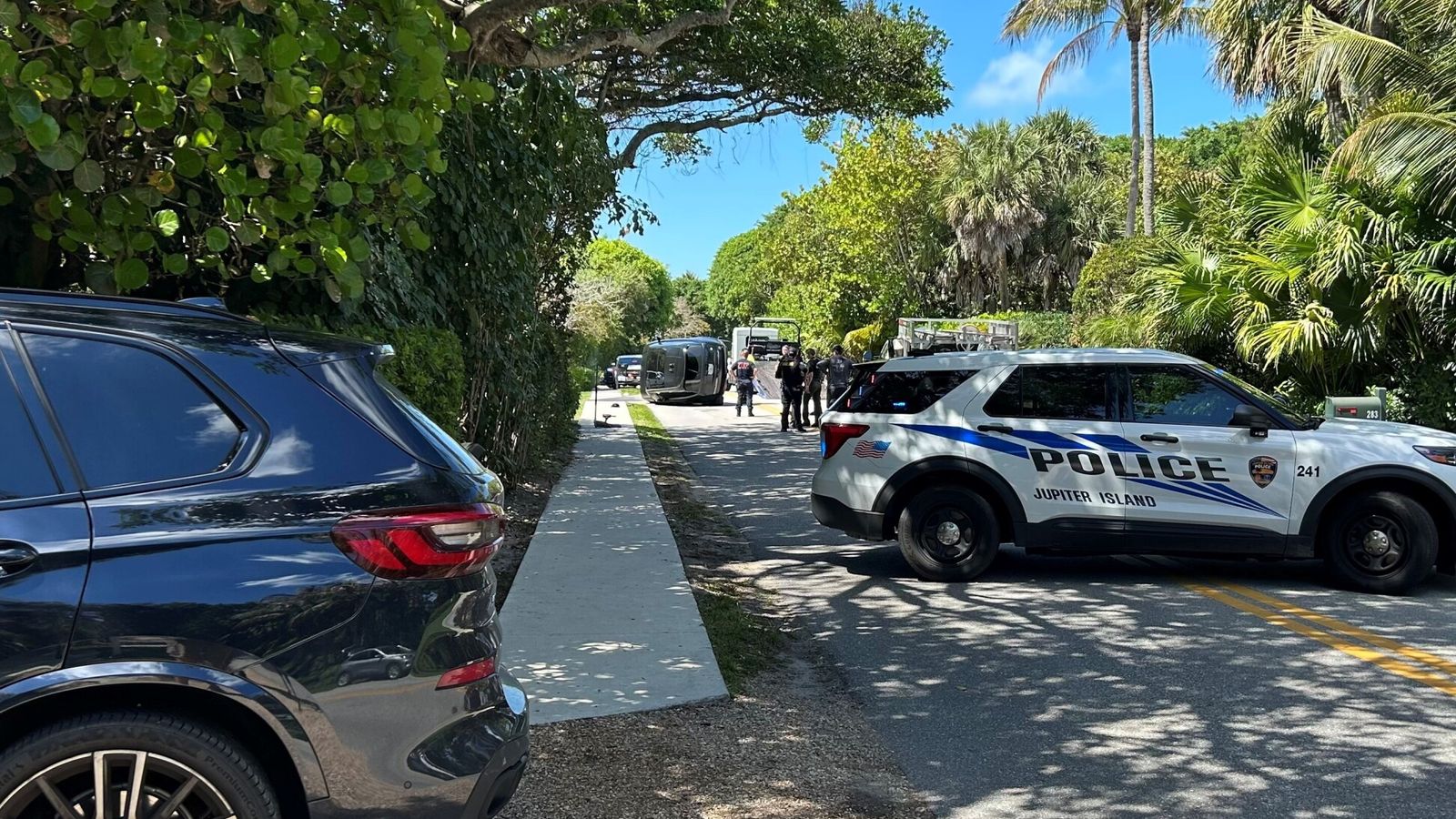 Tiger Woods had pills in pocket and 'bloodshot' eyes after looking down at his phone before car crash, report reveals