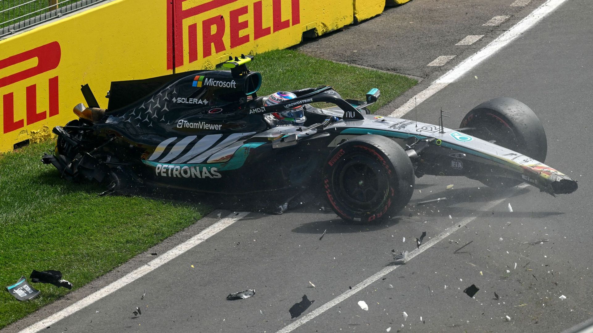 Antonelli's participation in Melbourne qualifying in doubt after huge crash