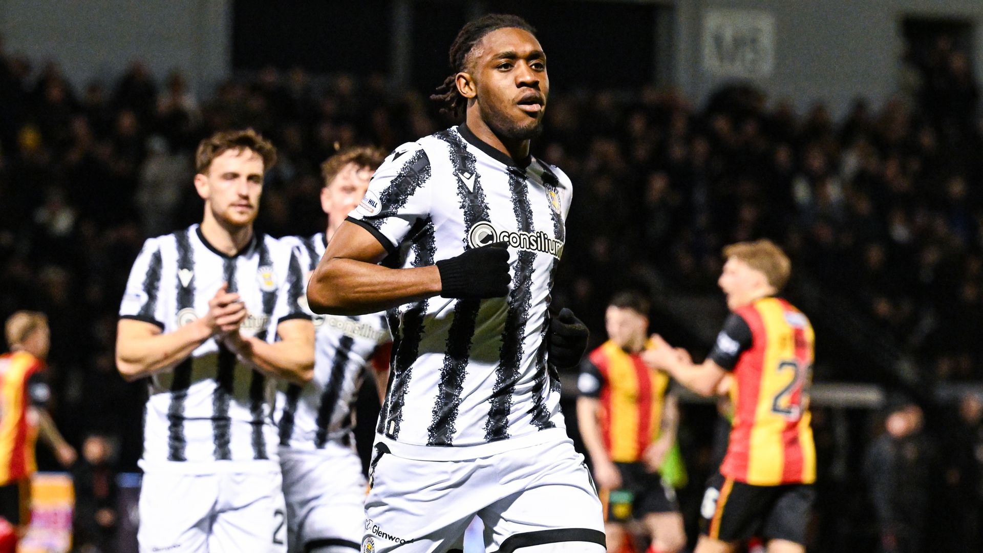 St Mirren beat Partick Thistle to reach Scottish Cup semi-finals