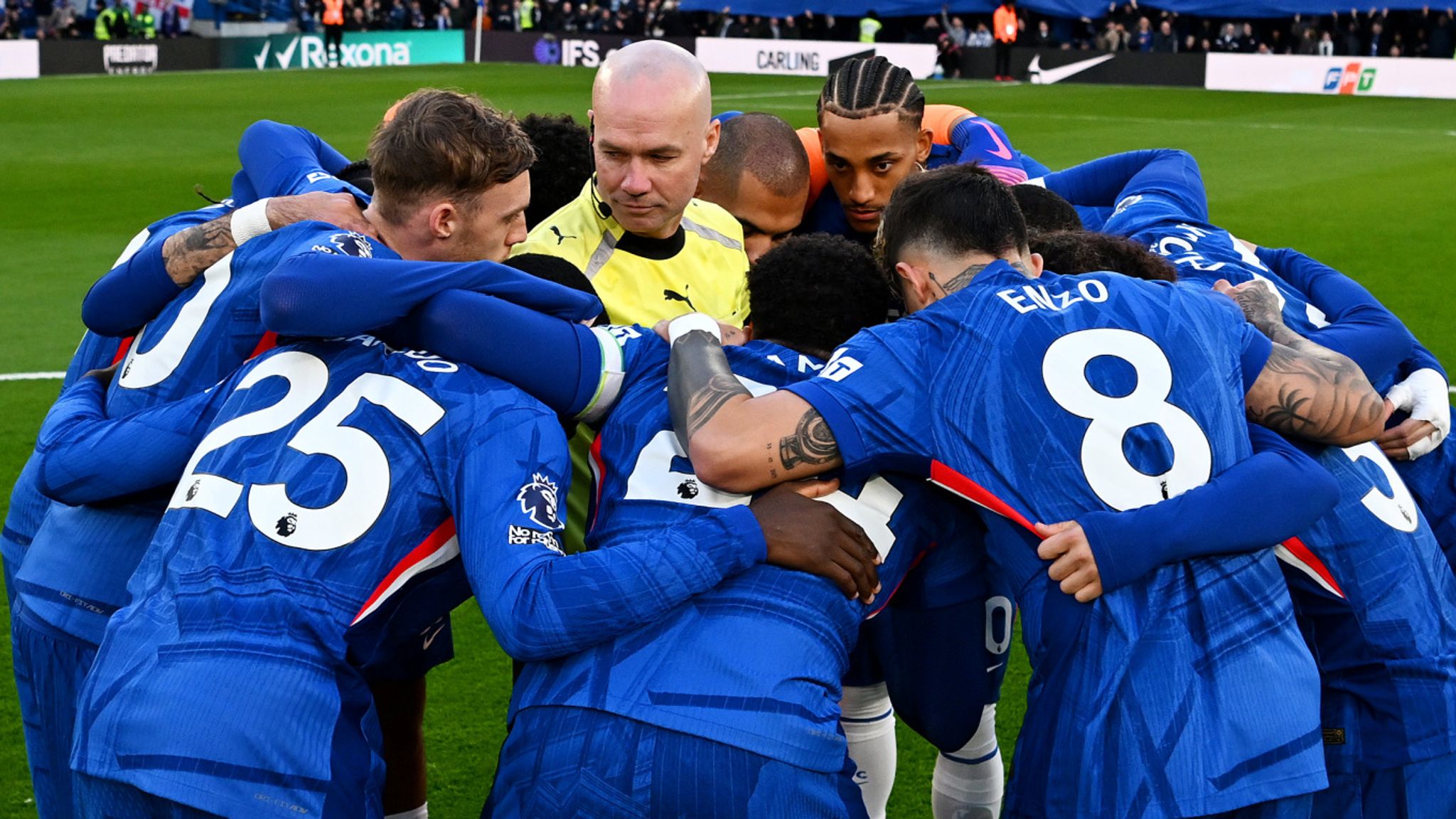 Chelsea huddle: Blues boss Liam Rosenior blasts referee Paul Tierney over bizarre incident