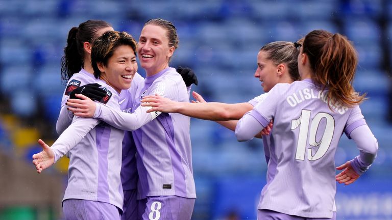 WSL latest: Brighton trio shine as Seagulls beat Leicester