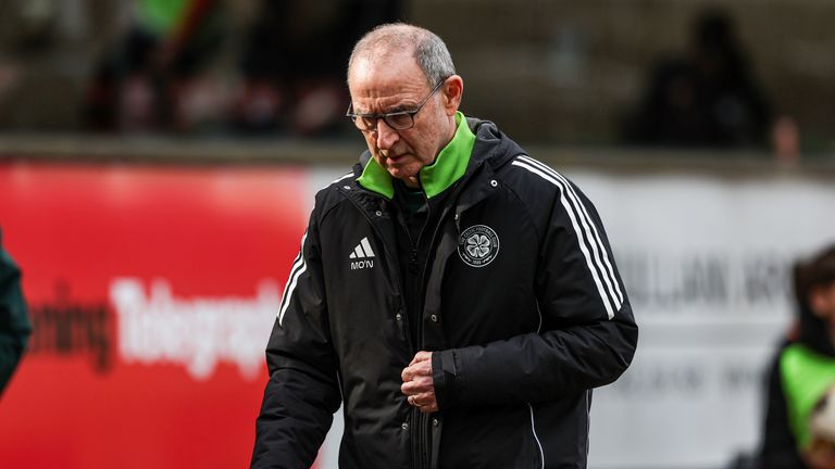 Celtic manager Martin O'Neill looks dejected at full time after losing to Dundee United