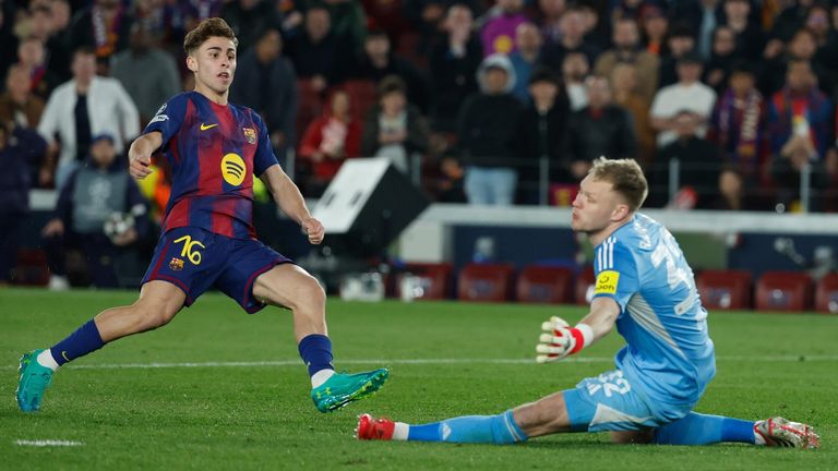 Fermin Lopez scores Barcelona's fourth goal against Newcastle