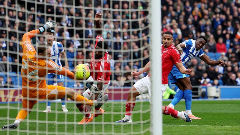 Danny Welbeck restores Brighton's lead, making it 2-1 early in the first half