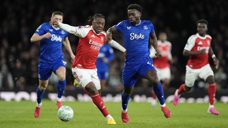Arsenal's Eberechi Eze (left) and Everton's Tim Iroegbunam compete for possession