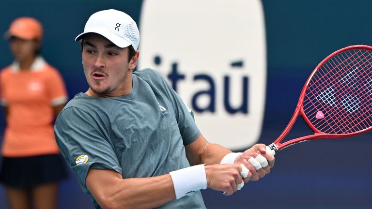 MIAMI GARDENS FL - 19 MARZO: Joao Fonseca Vs Fabian Marozsan durante il Miami Open 2026 tenutosi all'Hard Rock Stadium il 19 marzo 2026 a Miami Gardens, Florida. Credito: mpi04/MediaPunch/IPX