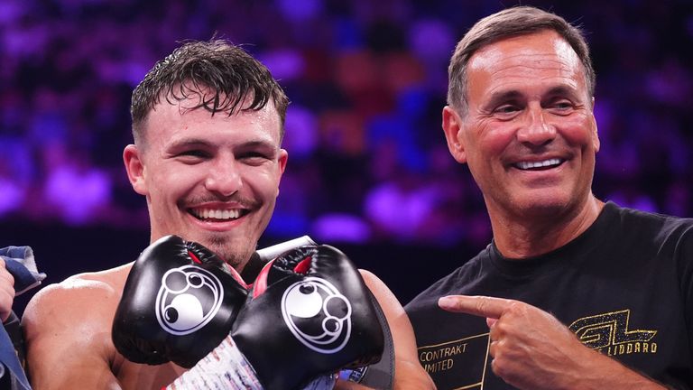 Liddard on toinen valmentaja Tony Simsin (oikealla) menestyneestä keskisarjasta.