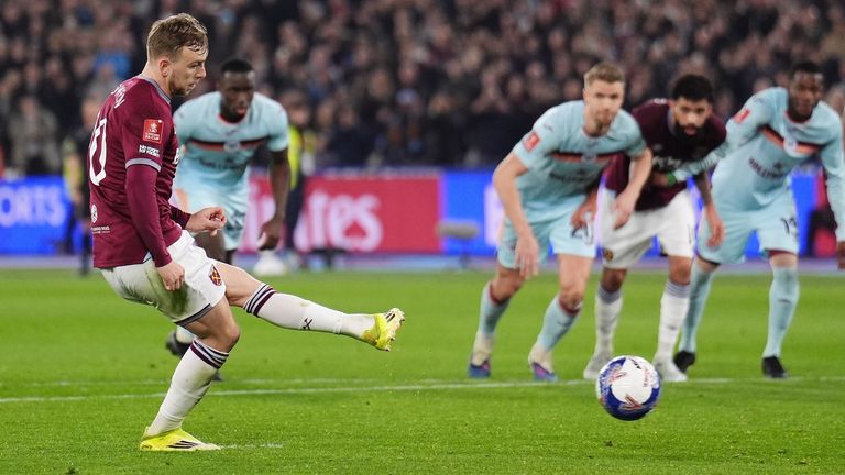 West Ham's Jarrod Bowen scores a penalty against Brentford
