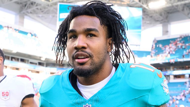 NFL free agency: Waddle traded to Super Bowl-chasing Broncos