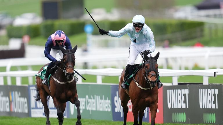 Kargese wins the Arkle under Danny Mullins