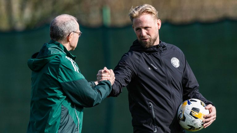 GLASGOW, SCOTLAND - MARCH 20: Manager Martin O'Neill (L) and Kasper Schmeichel (R) during a Celtic training session at the Lennoxtown Training Centre, on March 20, 2026, in Glasgow, Scotland. (Photo by Craig Williamson / SNS Group)