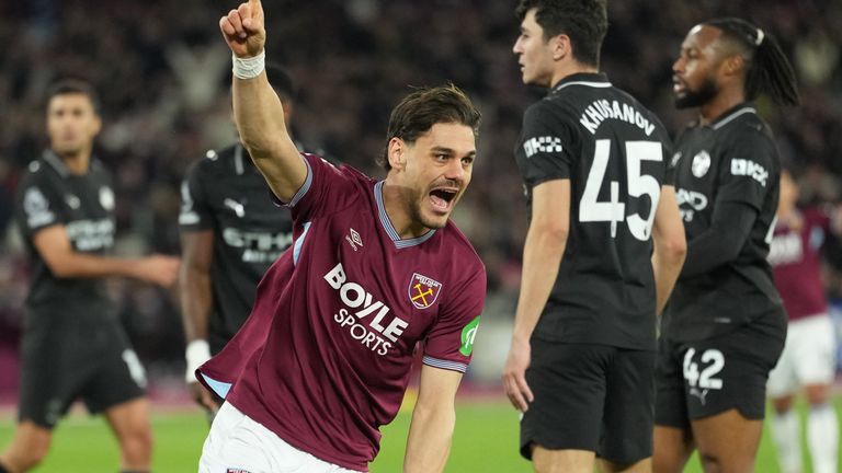 West Ham's Konstantinos Mavropanos celebrates equalising (AP Photo/Dave Shopland)