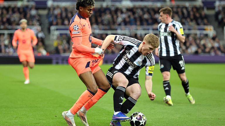 Lewis Hall sai kiitosta näytöstään Lamine Yamalia vastaan