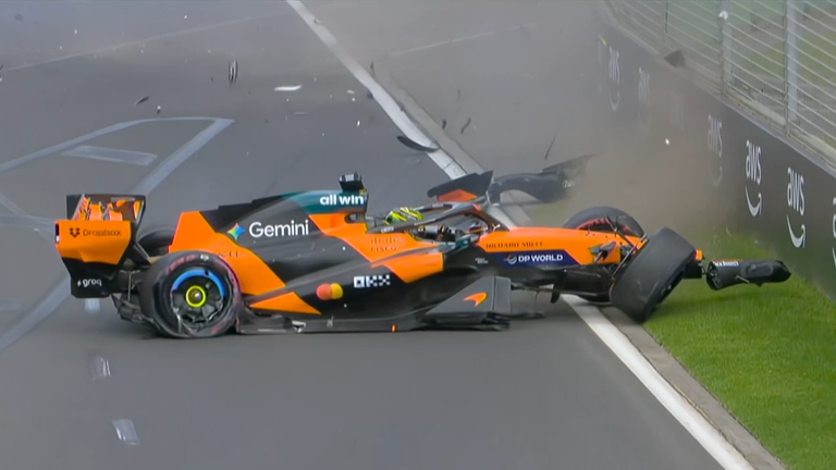 Oscar Piastri crash