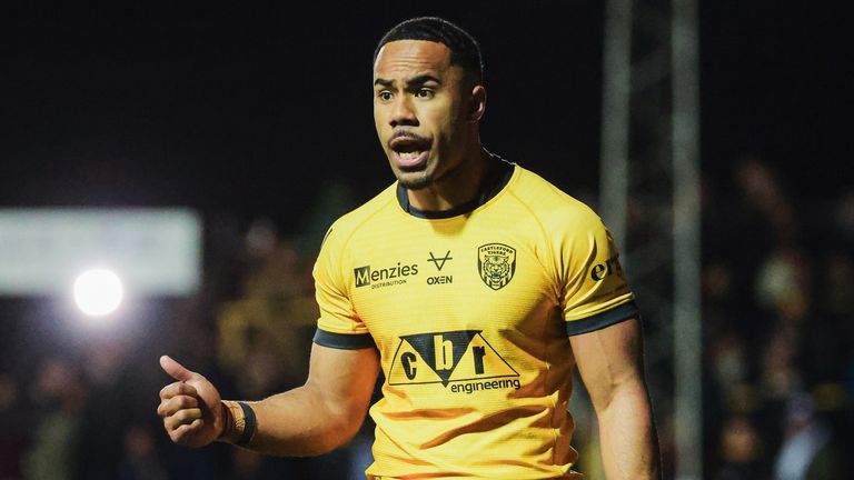 Super League 30: Castleford clinch big win vs Bradford- as it happened