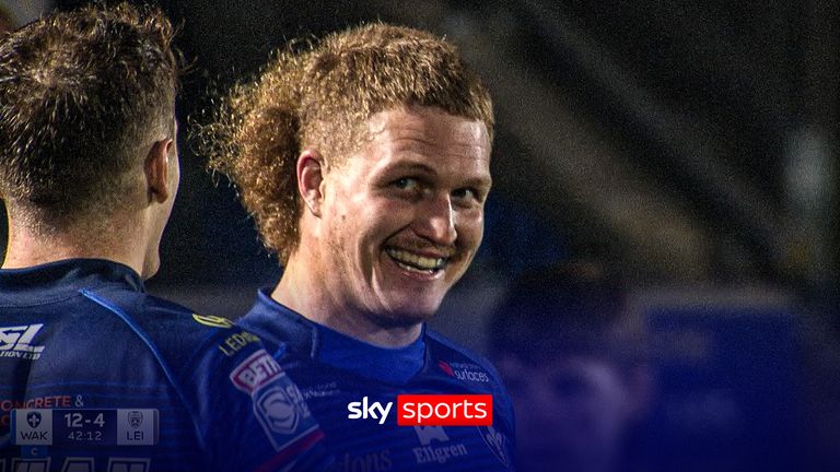 Wakefield Trinity vs Leigh Leopard: Prop kick sets up most unlikely try for Wakefield