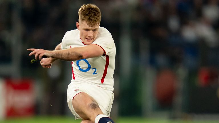 Fin Smith kicks a penalty to extend England's lead against Italy