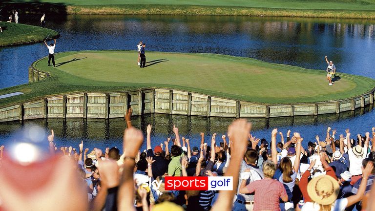 TIGER WOODS 17TH SAWGRASS PLAYERS CHAMPIONSHIP