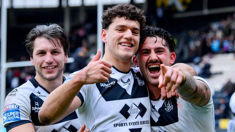 Picture by Allan McKenzie/SWpix.com Hull FC's Tom Briscoe, Lewis Martin and Arthur Romano celebrate after victory over Leeds.