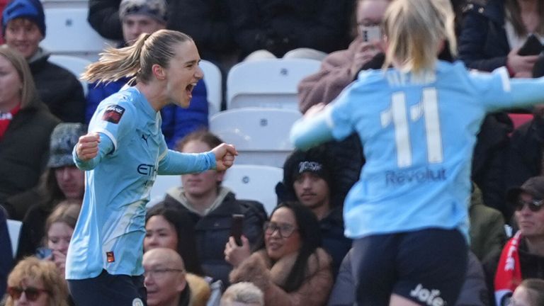 Vivianne Miedema scored twice as Man City comfortably beat rivals Man Utd at Old Trafford