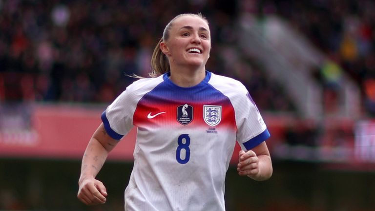 Georgia Stanway celebrates after doubling England's lead against Iceland