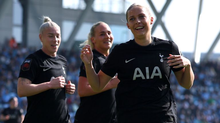 WSL latest: Holdt signs new long-term deal at Spurs