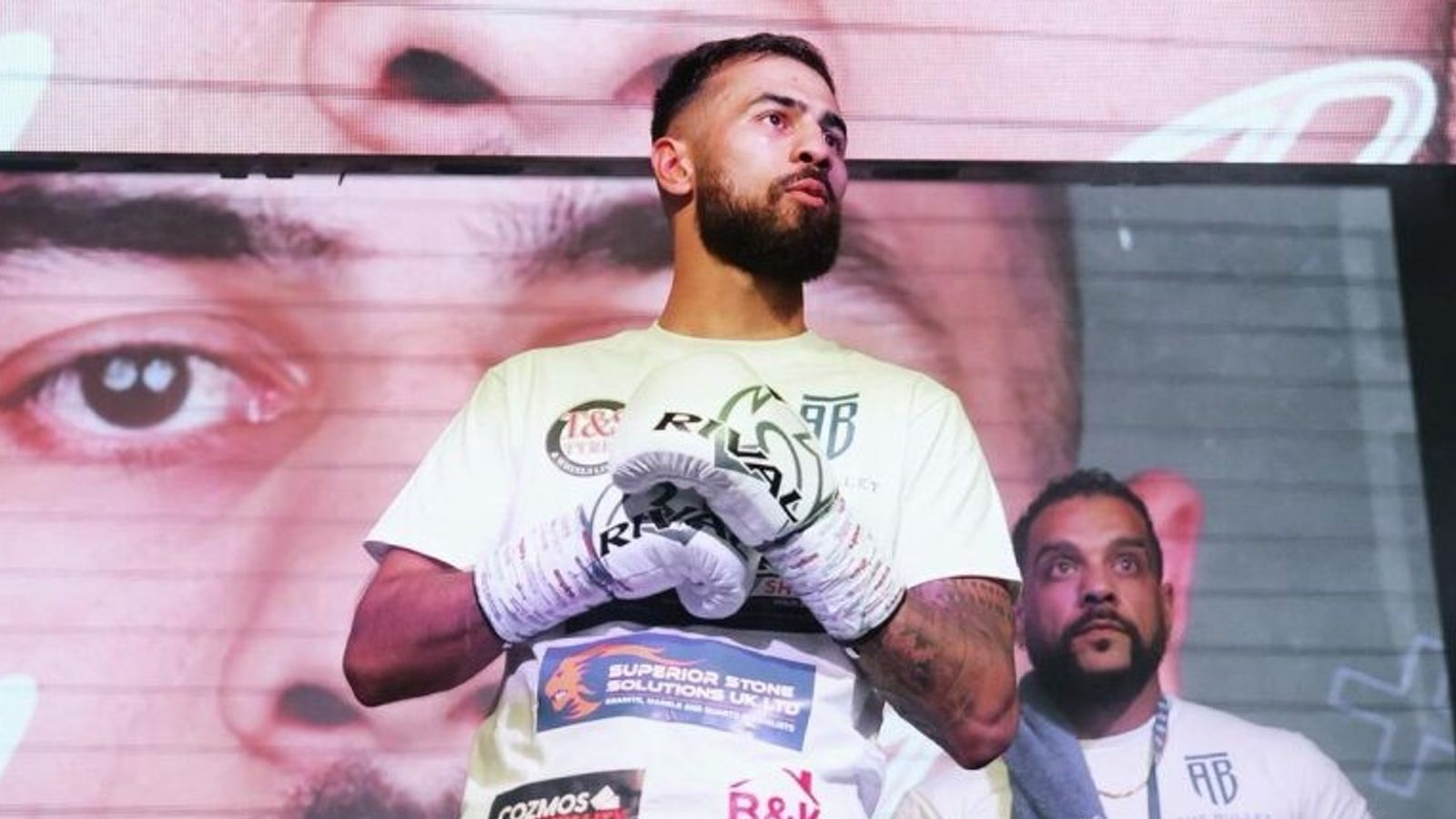 Arjon Basi heeft de dood onder ogen gezien en verdriet overwonnen om zijn boksdromen na te streven met zijn volgende gevecht op de Olympia-kaart van zondag | Boksen Nieuws