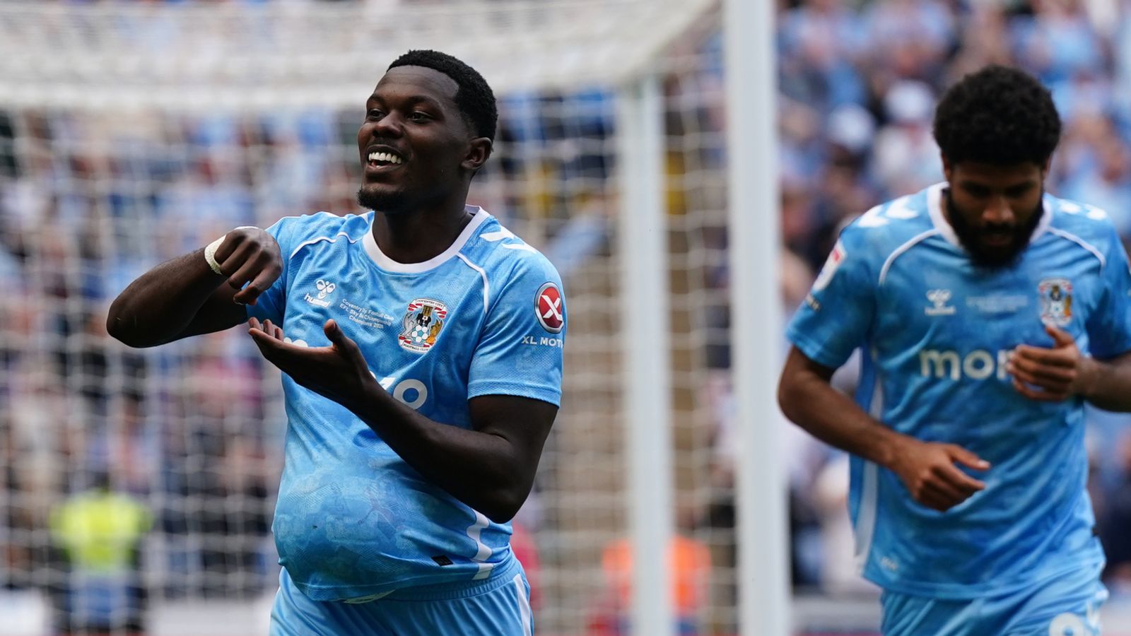 Coventry City 3-1 Wrexham: Champions lift trophy in style to send Welsh side's play-off hopes to final day