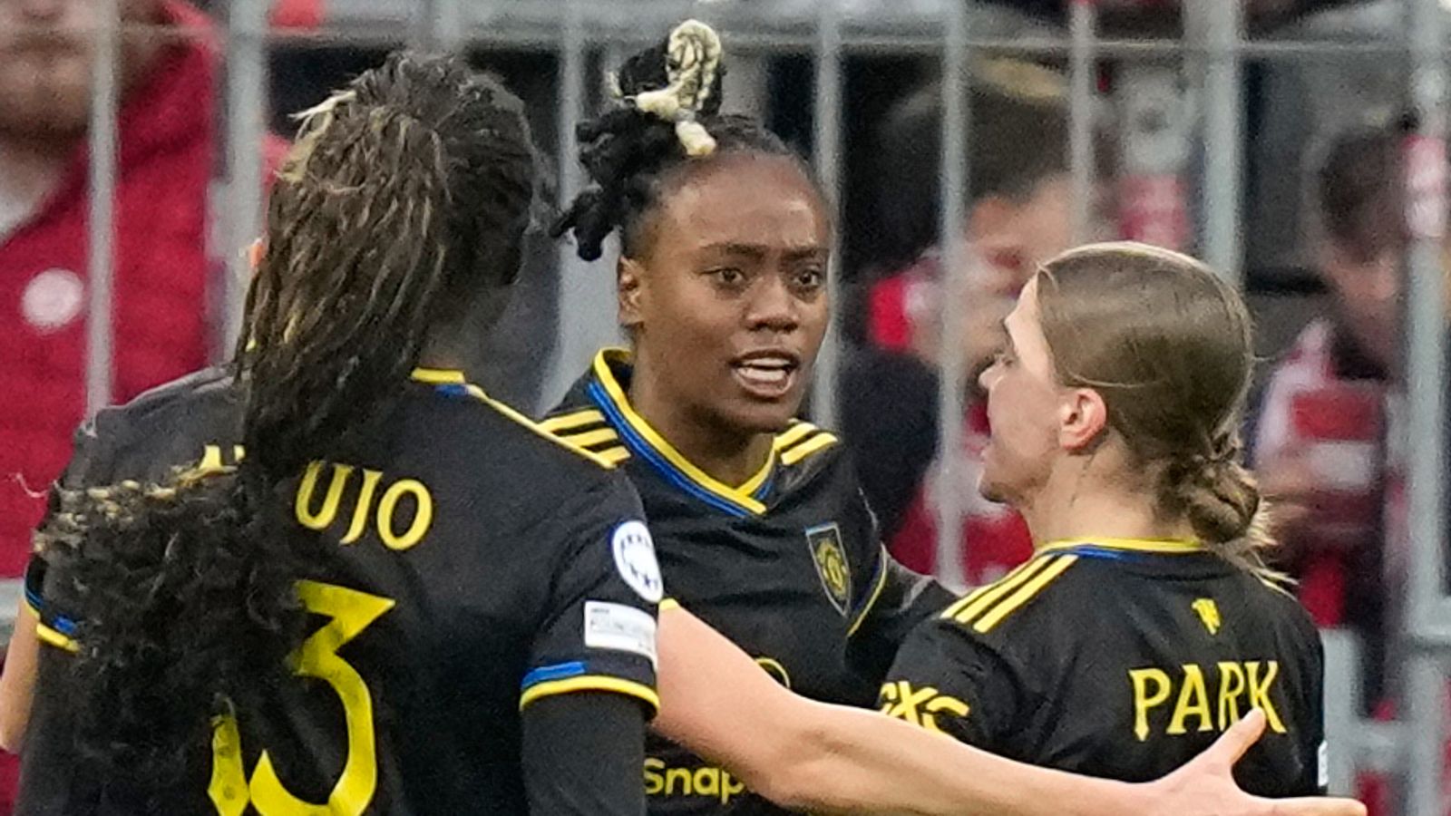 WSL latest: Man Utd face battle to keep Malard