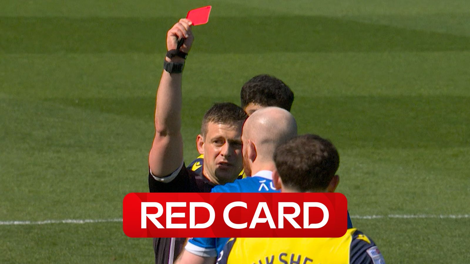 https://e0.365dm.com/26/04/1600x900/skysports-portsmouth-red-card_7212214.jpg?20260406130410