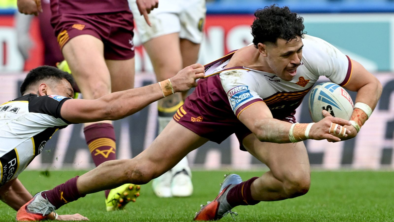Super League: Huddersfield Giants beat York Knights for second successive win as Catalans win derby thriller with Toulouse