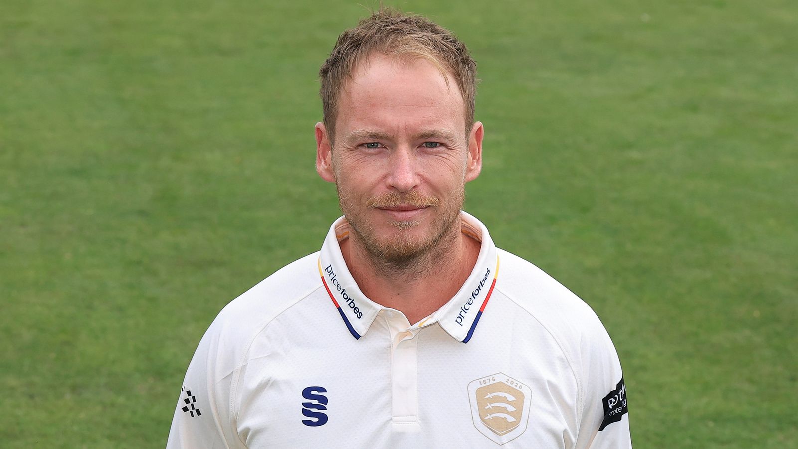 County Championship: Essex use first injury substitute in tournament history as captain Tom Westley breaks finger