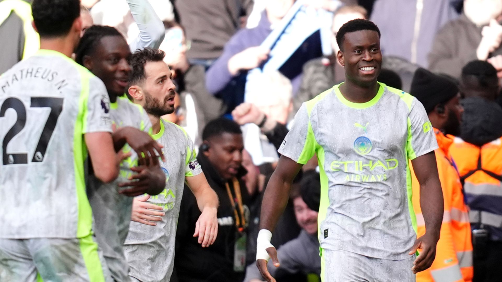 'Are you watching Arsenal?' City thump Chelsea to seize title-race initiative