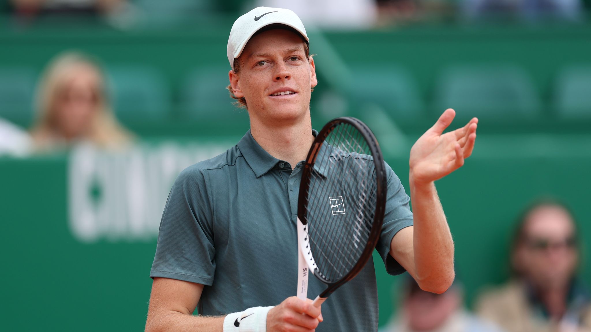 Monte-Carlo Masters: Jannik Sinner puts heat on Carlos Alcaraz in chase for world No 1 spot as both players race into third round | Tennis News | Sky Sports