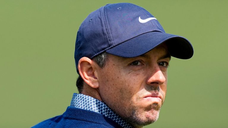 The Masters LIVE! Reed leads Fleetwood as McIlroy makes mixed start