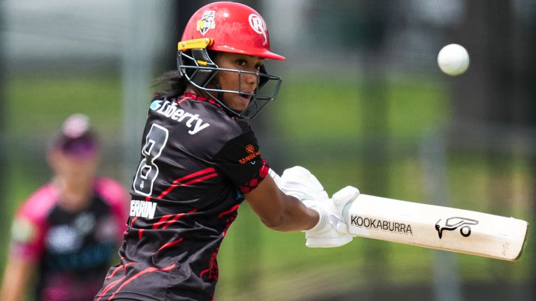 Davina Perrin of the Melbourne Renegades batting during the WBBL match between Melbourne Renegades and Sydney Sixers at CitiPower Centre, on