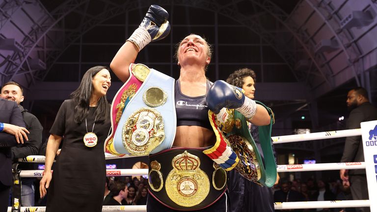 Ellie Scotney becomes undisputed super-bantamweight world champion
