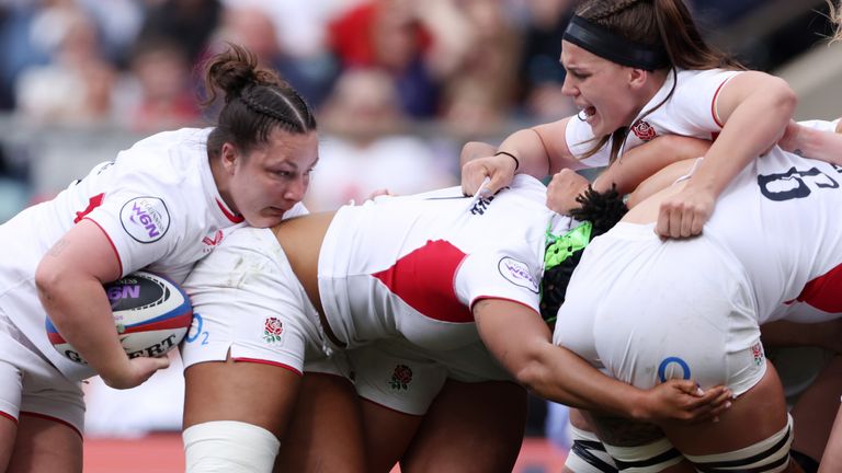 England's Amy Cokayne scored the first try