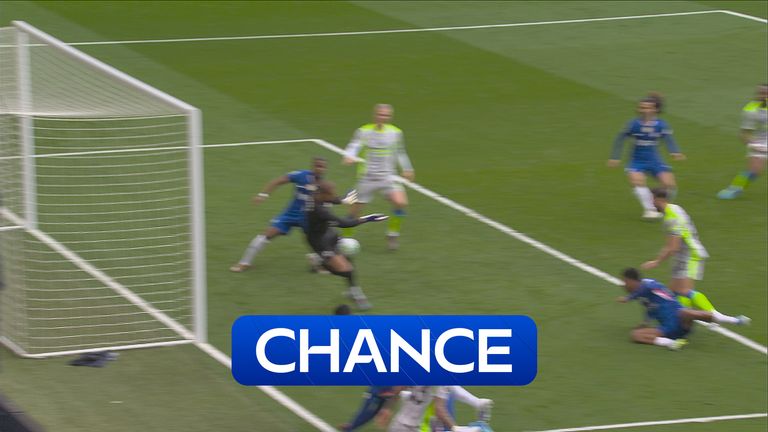 Sanchez stops a shot from Silva in Chelsea's game with Man City