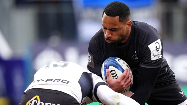 Bath's Joe Cokanasiga (right) is tackled by Saracens' Elliot Daly during the Investec Champions Cup