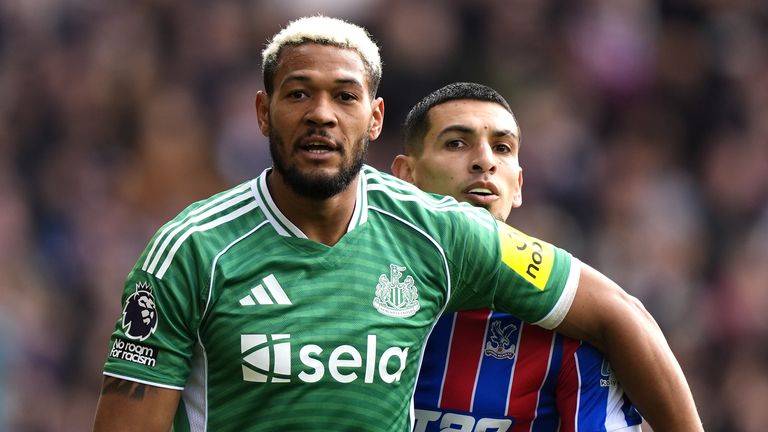 Newcastle United's Joelinton (left) and Crystal Palace's Daniel Munoz during the Premier League match at Selhurst Park