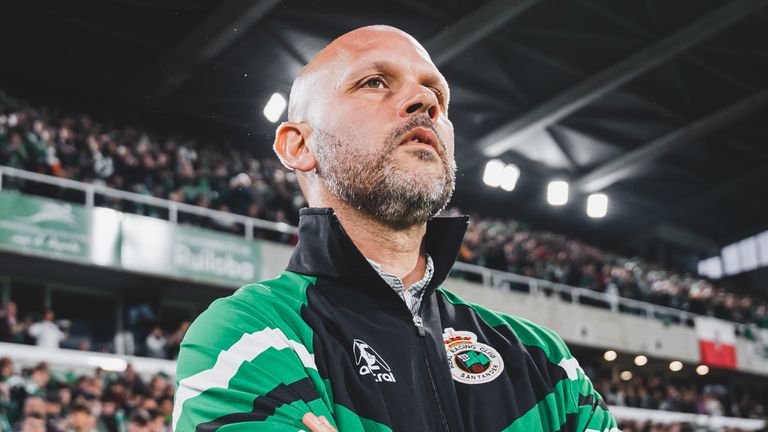 José Alberto, técnico do Racing Santander, contra o Almería