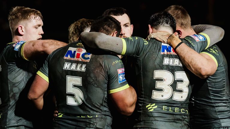 Leeds Rhinos move top of the Super League table 