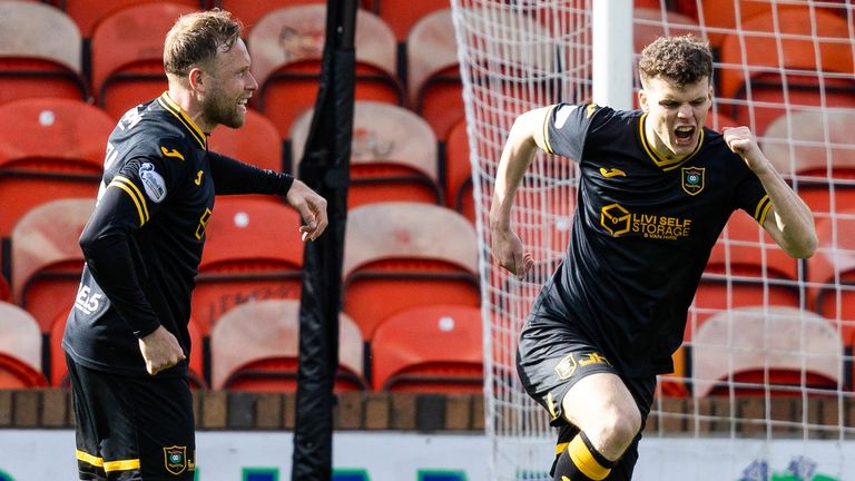 Livingston's Lewis Smith (R) celebrates with Scott Arfield after scoring to make it 1-1 