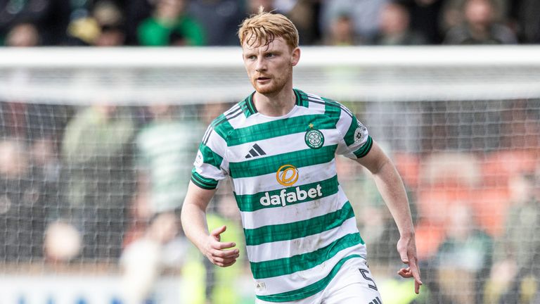 DUNDEE, SCOTLAND - MARCH 22: Celtic's Liam Scales in action during a William Hill Premiership match between Dundee United and Celtic at the CalForth Construction Arena at Tannadice, on March 22, 2026, in Dundee, Scotland. (Photo by Craig Foy / SNS Group)