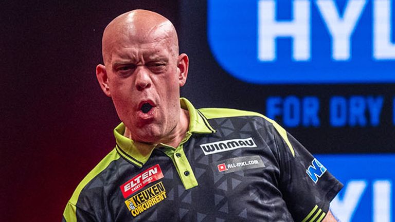 Michael van Gerwen celebrates against Michael Unterbuchner 