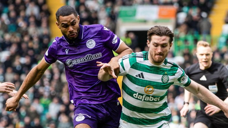 Celtic's Anthony Ralston (R) and St Mirren's Mikael Mandron in action