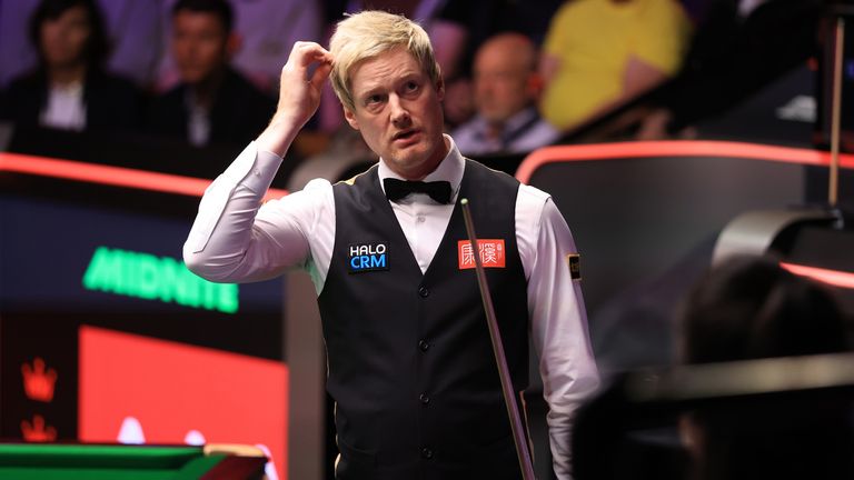 Neil Robertson called on the World Snooker Tour to ban O'Sullivan's chalk