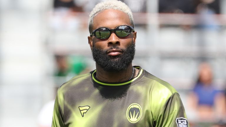 Beckham moves closer to dramatic Giants reunion